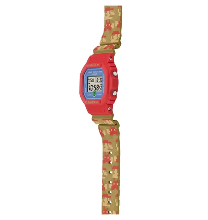 Casio x Super Mario G-Shock DW-5600SMB-4ER (Rot / Multi)