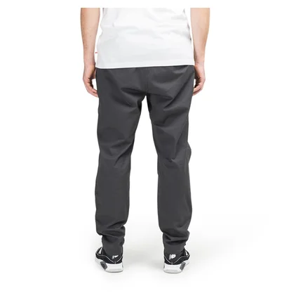 New Balance MP01504 BK Athletics Woven Pant (Schwarz)