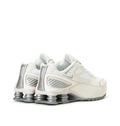 Nike WMNS Shox Enigma (Weiss)
