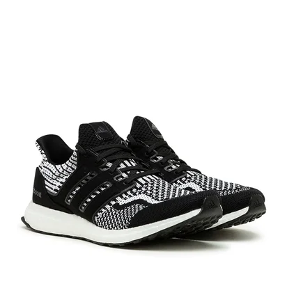adidas Ultraboost DNA 5.0 (Schwarz / Weiß)
