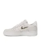 Nike WMNS Air Force 1 Low '07 PRM (Weiß / Gold)