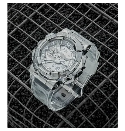 Casio G-Shock GM-110SCM-1AER (Silber / Transparent)