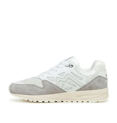 Karhu x Footpatrol x SSSU Legacy 96 (Grau / Weiß)