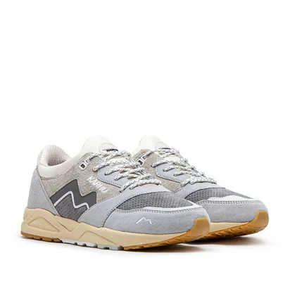 Karhu Aria 95 (Grau / Beige)