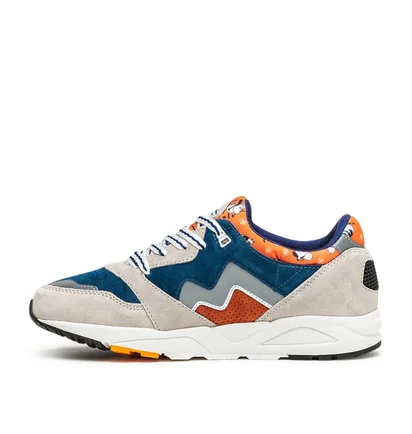 Karhu x Moomin Aria 95 'But No High Hill' (Khaki / Blau)