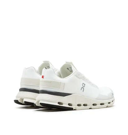 On WMNS Cloudnova Form (Weiß)