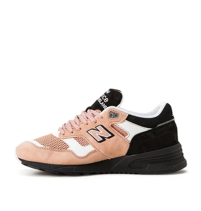New Balance M1530 SVS 'Made in England' (Rosa / Schwarz)