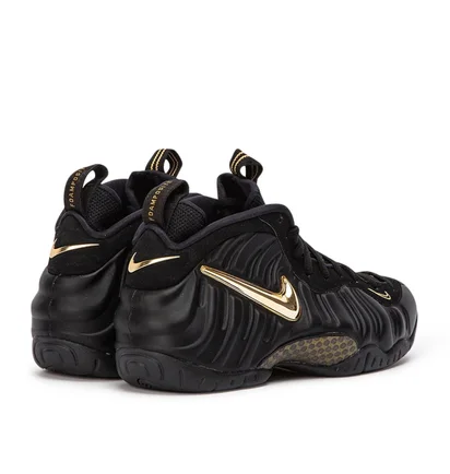 Nike Air Foamposite Pro (Schwarz / Gold)
