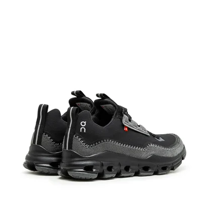 On WMNS Cloudaway (Schwarz)