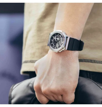 Casio G-Shock GM-2100-1AER (Schwarz)