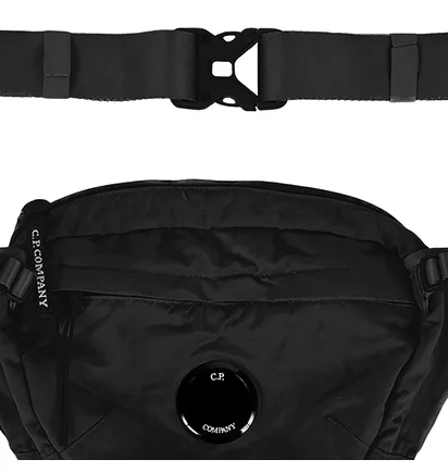 C.P. Company Nylon B Crossbody Pack (Schwarz)