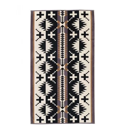 Pendleton Oversized Jacquard Towel (Schwarz / Weiß)