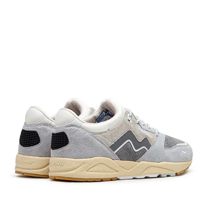 Karhu Aria 95 (Grau / Beige)