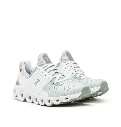 On WMNS Cloudswift (Weiß / Grau)