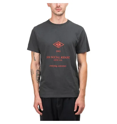 Han Kjobenhavn Artwork Tee (Schwarz)