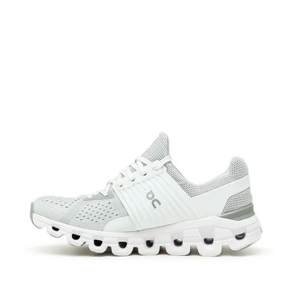 On WMNS Cloudswift (Weiß / Grau)