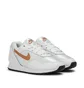 Nike WMNS Outburst (Weiß / Braun)