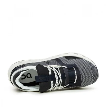 On Cloudnova (Schwarz / Navy / Weiß)