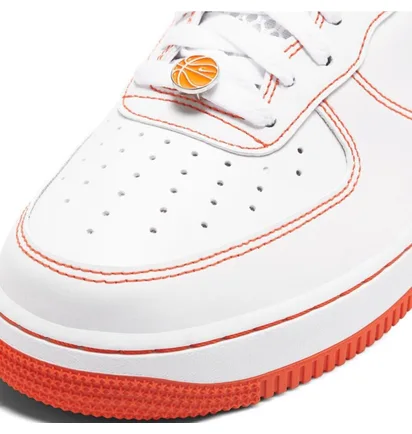 Nike Air Force 1 '07 LV8 'Rucker Park' (Weiß / Orange)