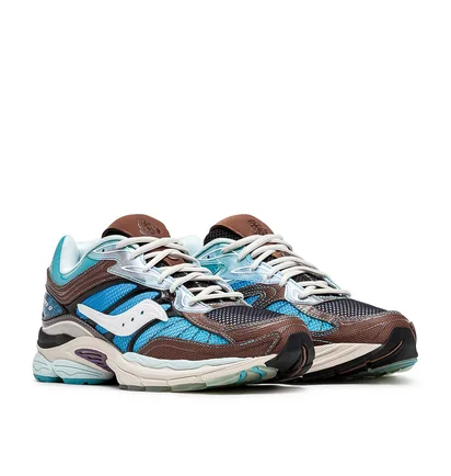 Saucony x Footpatrol ProGrid Omni 9 (Braun / Blau)