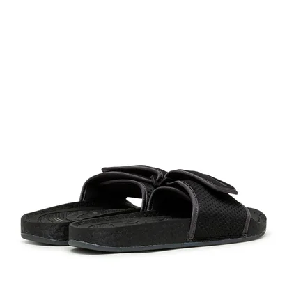 adidas x Pharrell Williams Chancletas HU Boost Slide (Schwarz)