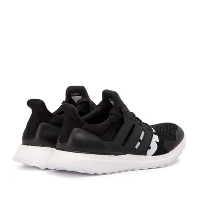 UNDEFEATED x adidas Ultra Boost (Schwarz / Weiß)