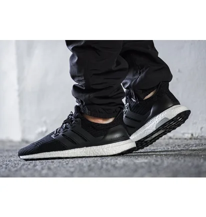 adidas Ultra Boost (Schwarz / Weiß)