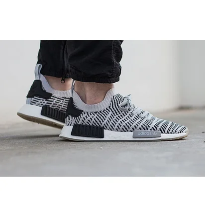 adidas NMD_R1 STLT PK 'Stealth Pack' (Grau / Schwarz)