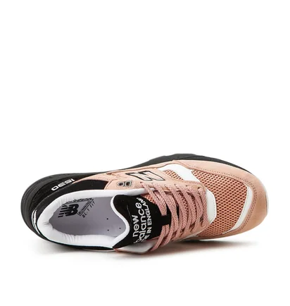 New Balance M1530 SVS 'Made in England' (Rosa / Schwarz)