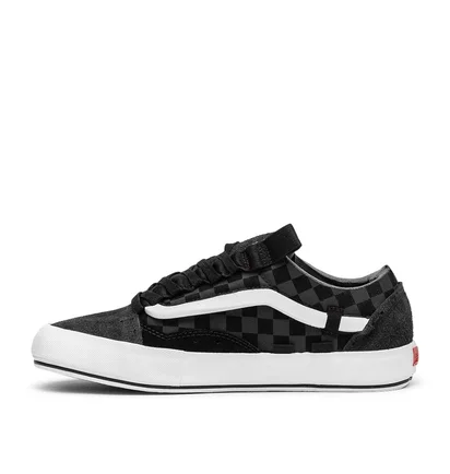 Vans Vault UA Old Skool Cap LX 'Regrind' (Schwarz / Weiß)