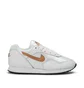 Nike WMNS Outburst (Weiß / Braun)