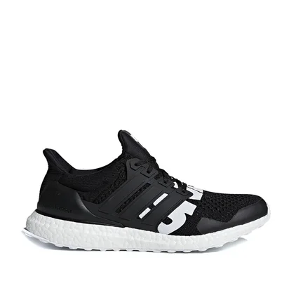 UNDEFEATED x adidas Ultra Boost (Schwarz / Weiß)