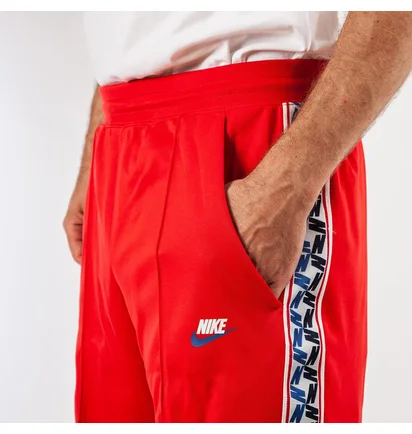 Nike NSW Taped Poly Shorts (Rot / Weiß)