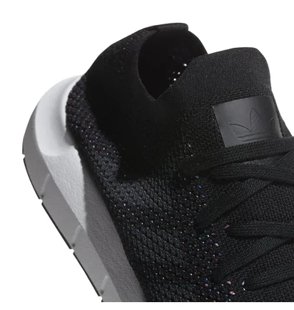 adidas Swift Run PK (Schwarz)