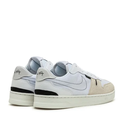 Nike Squash-Type (Weiß / Beige / Schwarz)