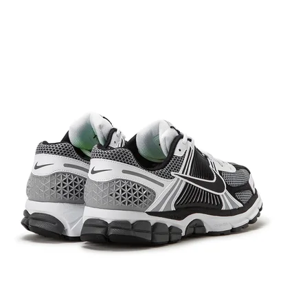 Nike Zoom Vomero 5 SE SP (Grau / Weiß)