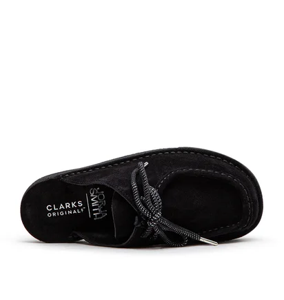 Clarks x Jorja Smith WMNS Desert Nomad Mule (Schwarz)