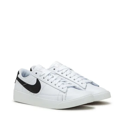 Nike WMNS Blazer Low (Weiß / Schwarz)