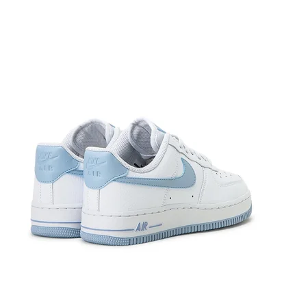 Nike WMNS Air Force 1 '07 (Weiß / Hellblau)