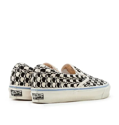 Vans Vault x Brain Dead UA OG Classic Slip-On LX (Weiss / Schwarz)