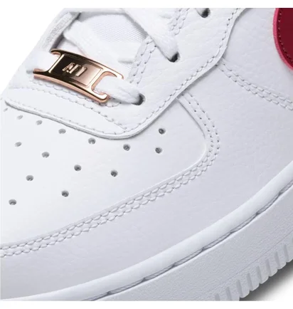 Nike WMNS Air Force 1 ´07 Low (Weiß / Rot)
