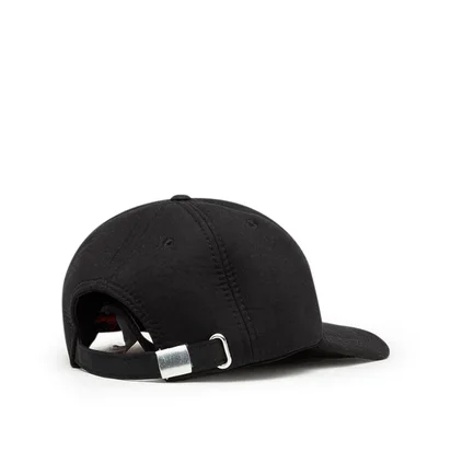 032c Metal Detail Padded Cap (Schwarz)
