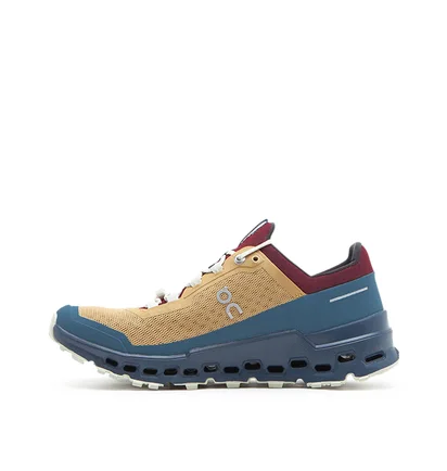 On WMNS Cloudultra (Braun / Petrol)