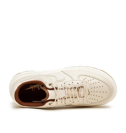 NIKE Air Force 1 Luxe (Weiss / Beige)