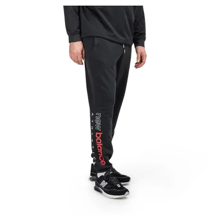New Balance MP01508 BK Essentials Sweatpant (Schwarz)