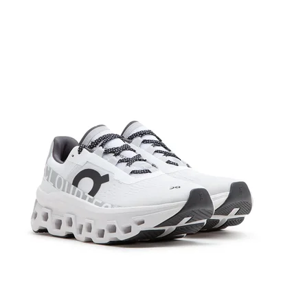 On WMNS Cloudmonster (Weiß / Schwarz)