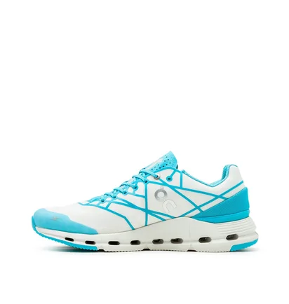 On WMNS Cloudnova Z5 (Weiß / Cyan)