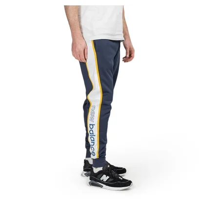 New Balance MP01503 NGO Athletics Track Pant (Navy / Weiß)