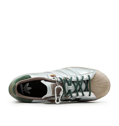 adidas 'adilicous' Superstar Yanwei (Silber)