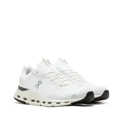 On WMNS Cloudnova Form (Weiß)